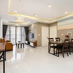 Scenic Valley 3 Bedrooms Balcony With Pool View