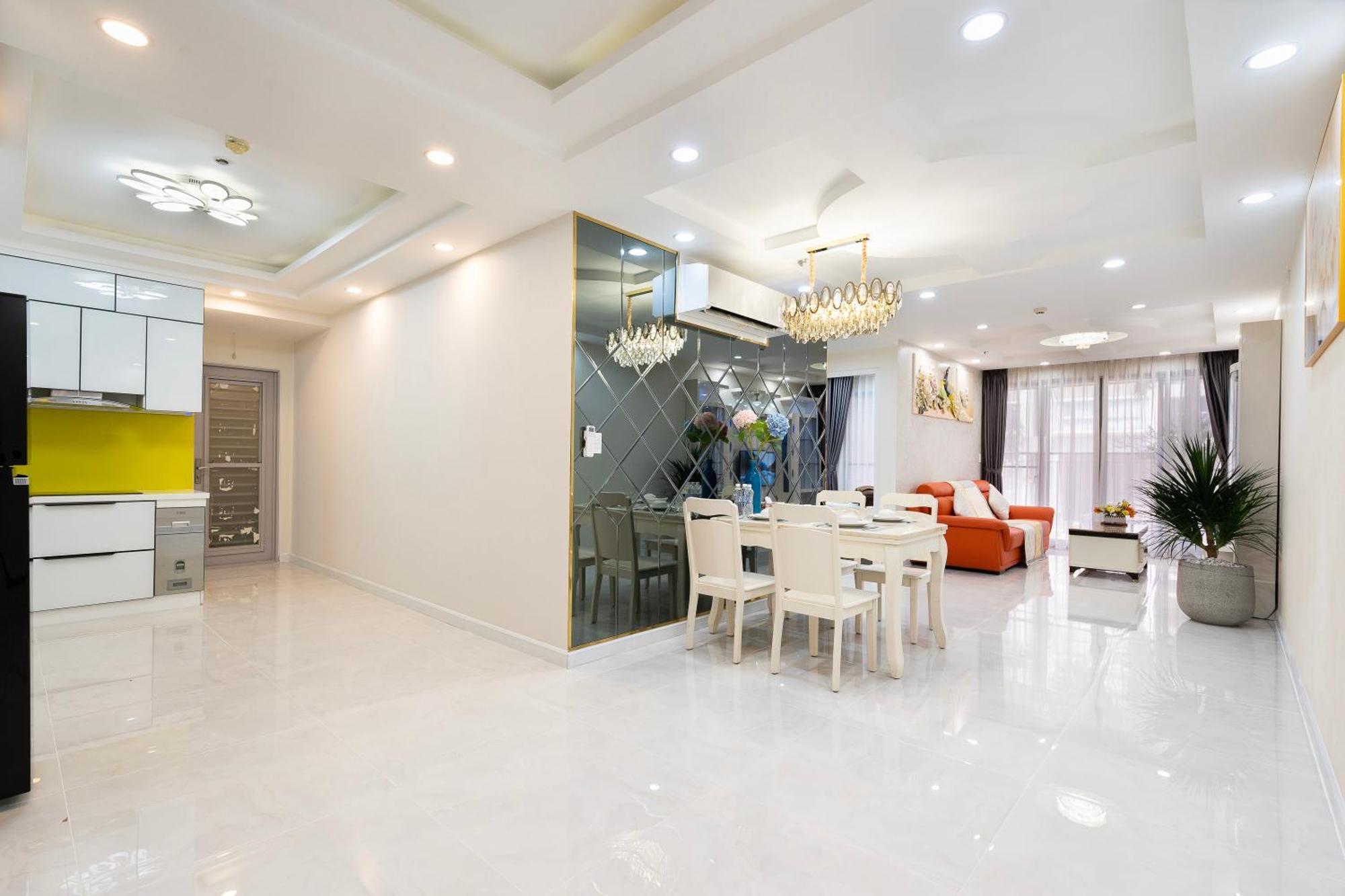 Scenic Valley 3 Bedrooms Balcony With Pool View Apartment
