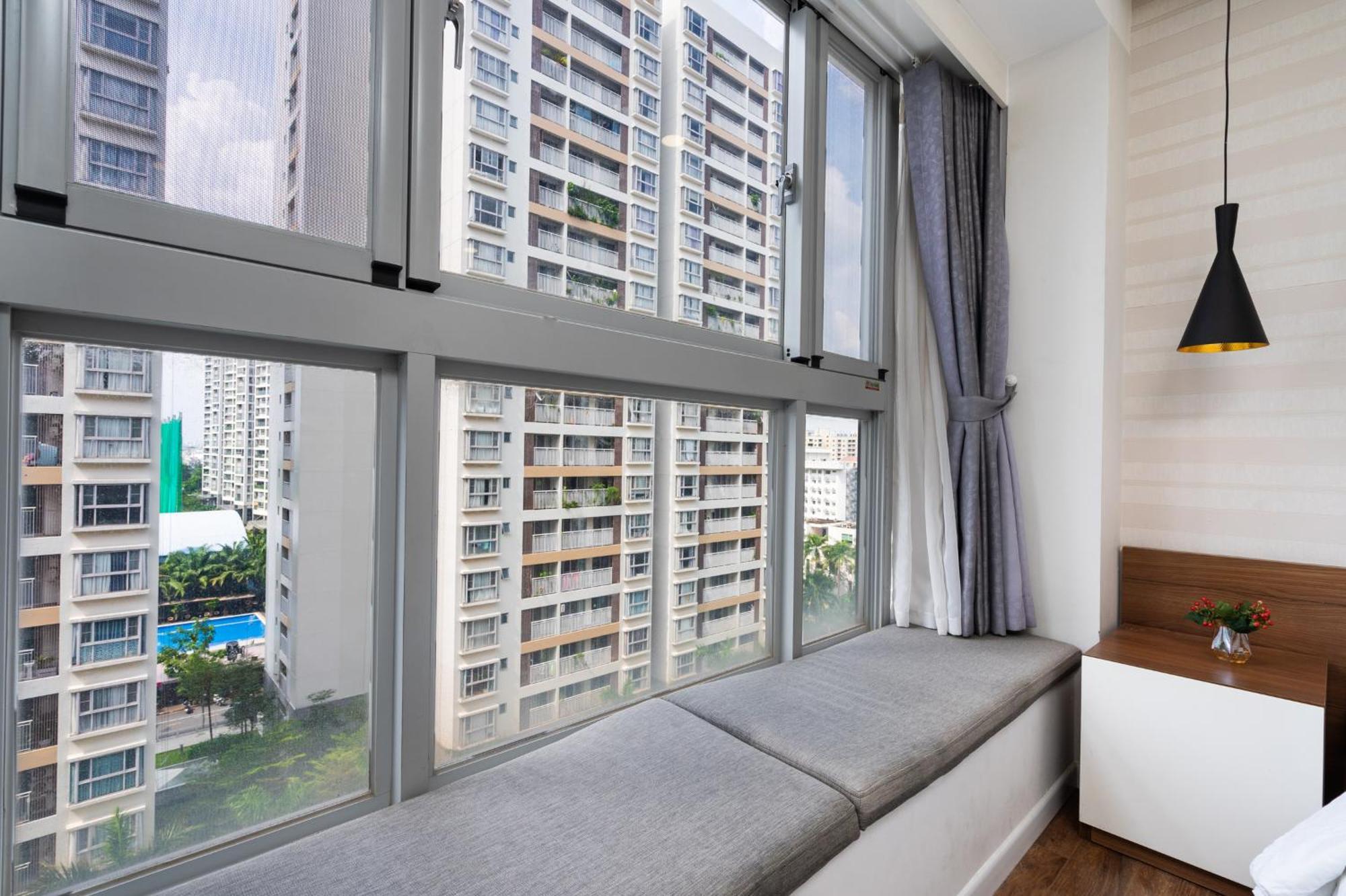 Căn hộ Scenic Valley 3 Bedrooms Balcony With Pool View